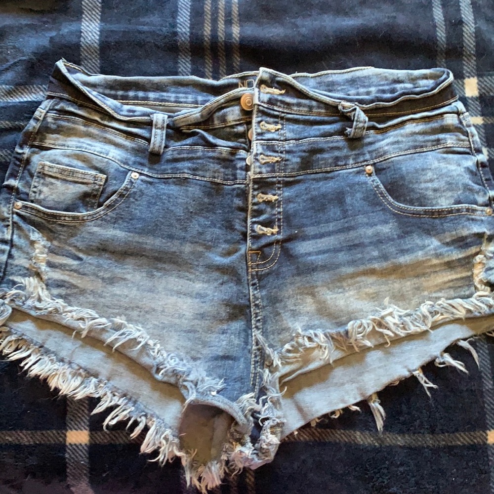 No boundaries size 17. Like new condition